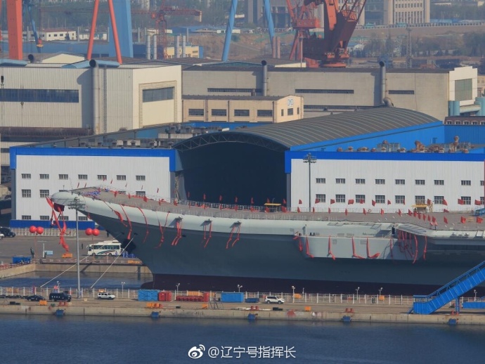 舉國同慶，首艘國產航空母艦今日正式下水啦！